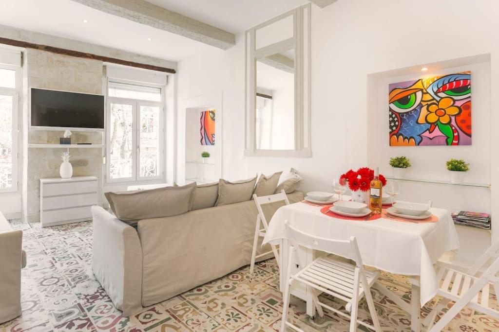 Апартаменти La Loge De L'Horloge - 1 Min Palais Des Papes - Ac Clim - Wifi - Hypercentre - Vue Sur Le Carrousel Авіньйон Екстер'єр фото