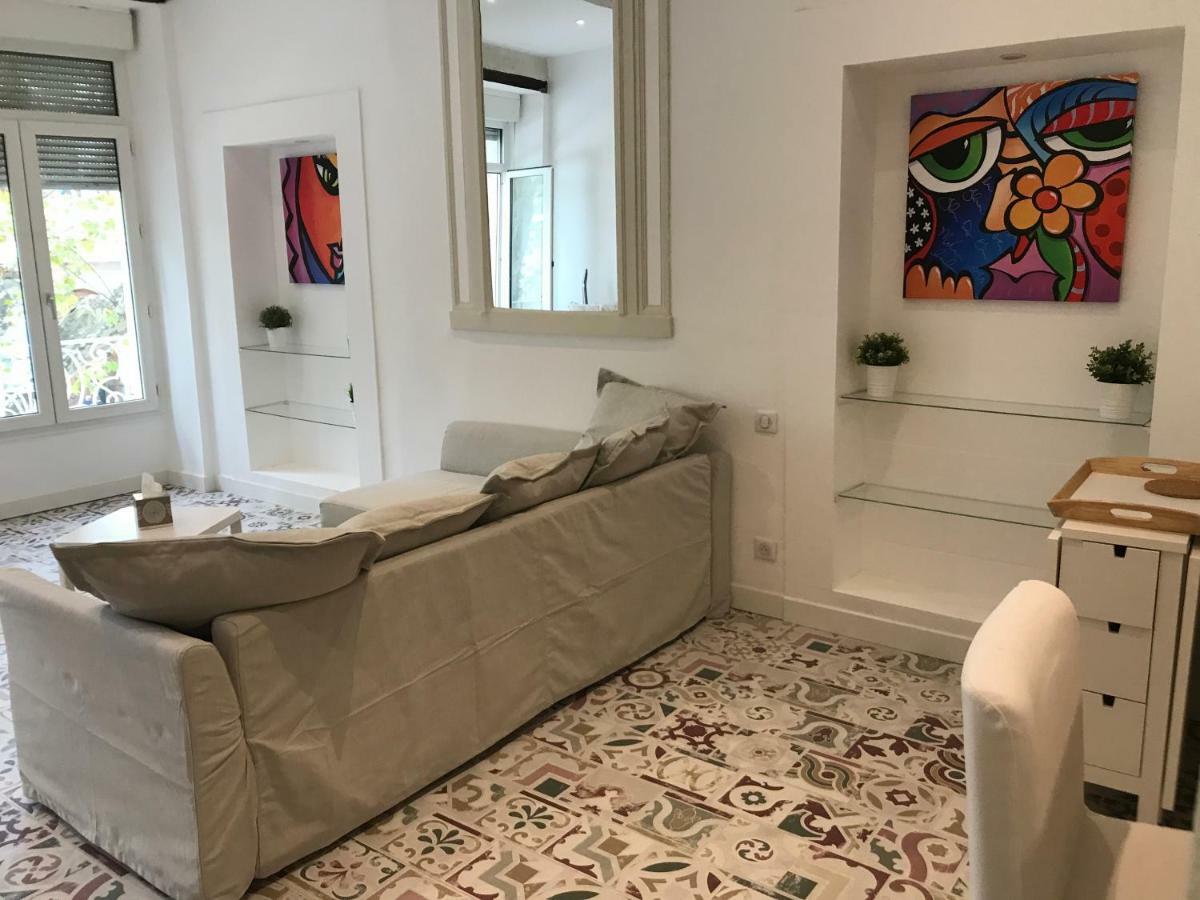Апартаменти La Loge De L'Horloge - 1 Min Palais Des Papes - Ac Clim - Wifi - Hypercentre - Vue Sur Le Carrousel Авіньйон Екстер'єр фото