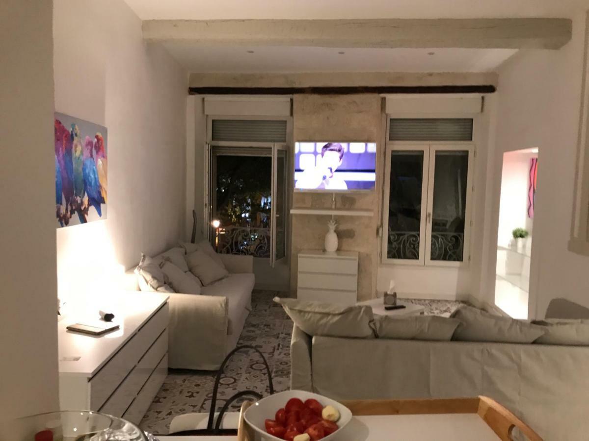 Апартаменти La Loge De L'Horloge - 1 Min Palais Des Papes - Ac Clim - Wifi - Hypercentre - Vue Sur Le Carrousel Авіньйон Екстер'єр фото