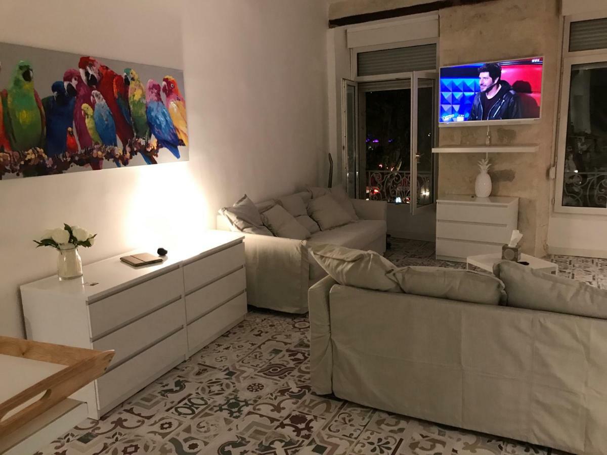 Апартаменти La Loge De L'Horloge - 1 Min Palais Des Papes - Ac Clim - Wifi - Hypercentre - Vue Sur Le Carrousel Авіньйон Екстер'єр фото